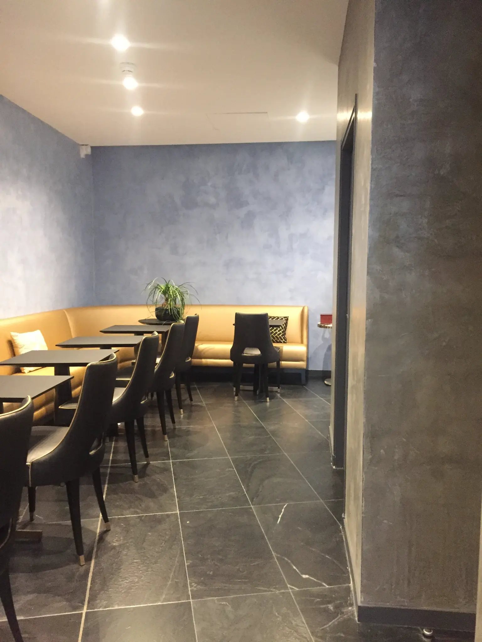 Aménagement intérieur d’un espace professionnel.